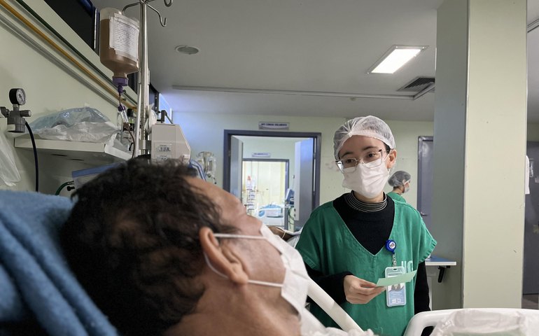 Projeto promove acolhimento emocional, comunicação, cuidado e afeto a pacientes da UTI do HGE