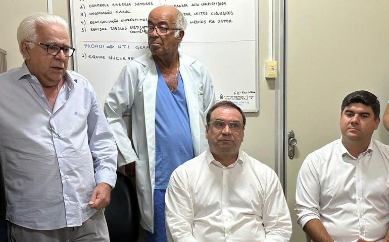 Hospital Santa Rita recebe visita do Prefeito de Arapiraca Luciano Barbosa