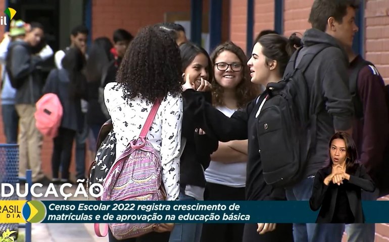 Matrículas na educação básica registraram alta em 2022