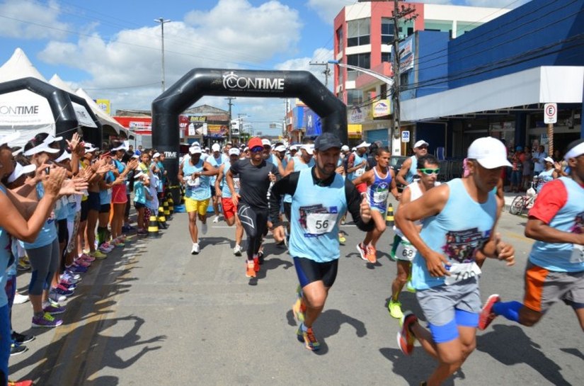 Corrida do Novembro Azul leva dezenas de atletas às ruas de São Miguel