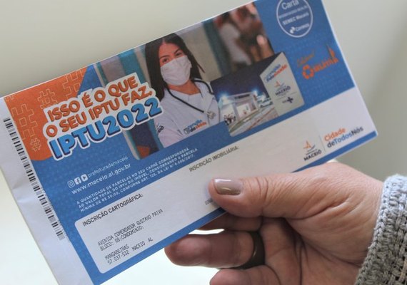 Prefeitura entrega carnês do IPTU 2022 nas residências em Maceió