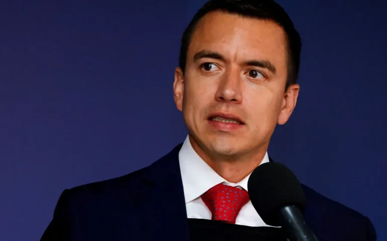 Presidente do Equador propõe aumento de imposto para financiar 'conflito armado interno' contra facções