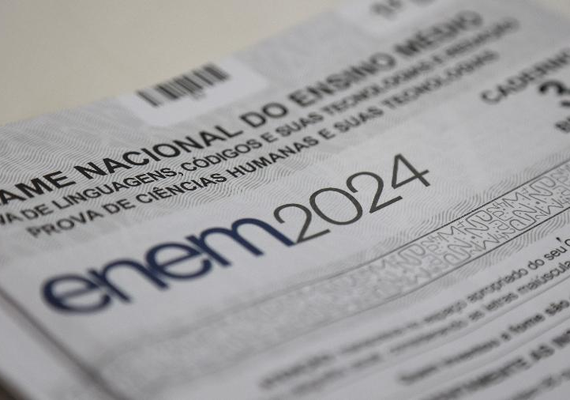 Doze estudantes no Brasil alcançam nota máxima na redação do Enem; um é de Alagoas