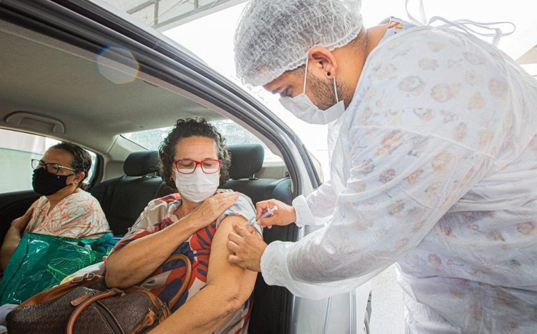 Prefeitura inicia vacinação de pessoas sem comorbidade nesta segunda-feira (31)