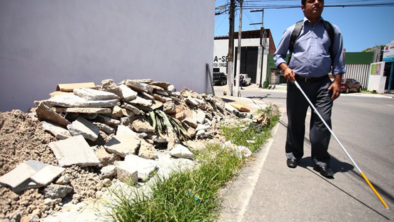 Justiça determina que Maceió garanta acessibilidade para deficientes
