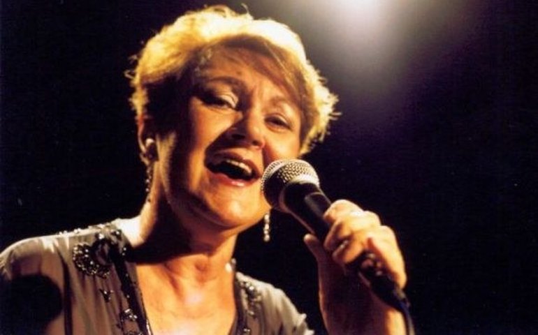 Leureny comemora 70 anos com grande show no Teatro Deodoro