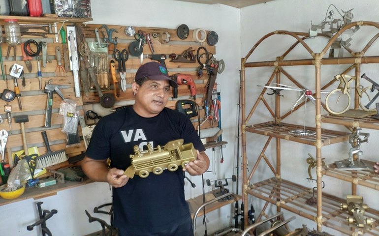 A arte do manobrista Joel criada a partir de pedaços de ferros descartados como lixo