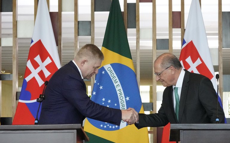 No Brasil, Fico elogia iniciativas brasileiras do G20 e para paz na Ucrânia
