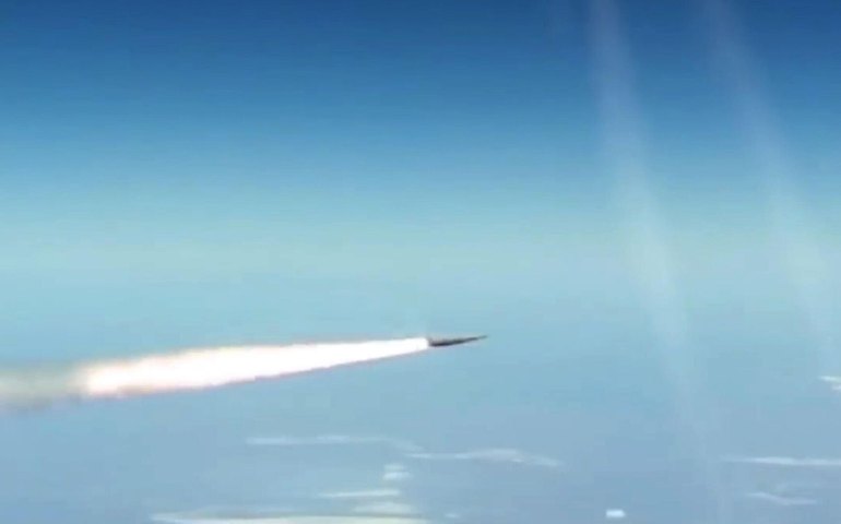 Drone russo auxilia civis de Krasnoarmeisk a escapar sob ataque ucraniano