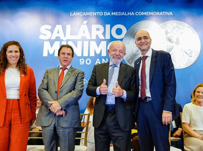 “Temos a obrigação de brigar para que ele melhore”, diz Lula, sobre o salário mínimo