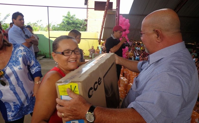 Dia das Mães é comemorado com sorteio de brindes na Barra de Santo Antônio