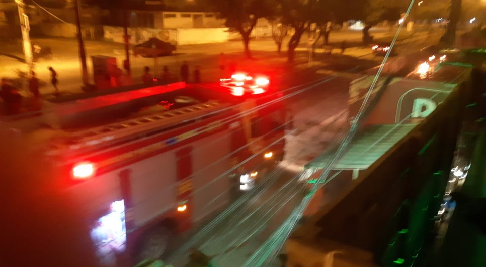 Rede elétrica pega fogo em Nossa Senhora do Socorro / Foto: Foto: Portal A8SE/Reprodução
