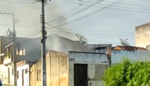Morador ateia fogo dentro de casa após brigar com companheira em Lagarto