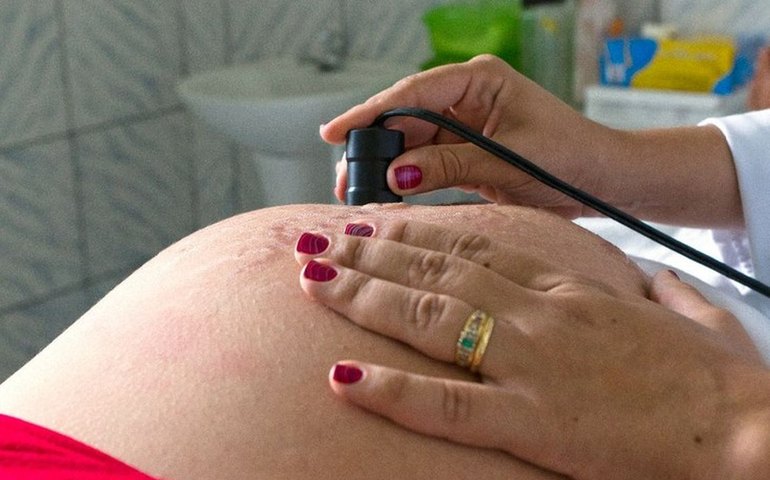 Risco de morte materna cai até 31% entre beneficiárias do Bolsa Família