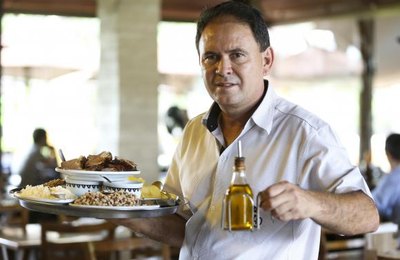 Lei da gorjeta agrada garçons e patrões