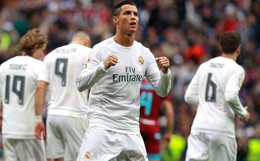 Real Madrid bate Real Sociedad e pressiona rivais