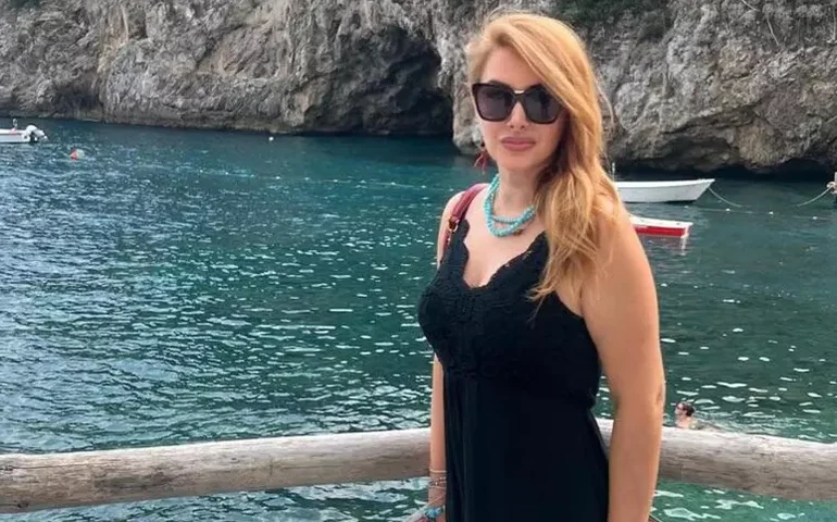 Homem mata namorada esfaqueada na frente da mãe na Itália