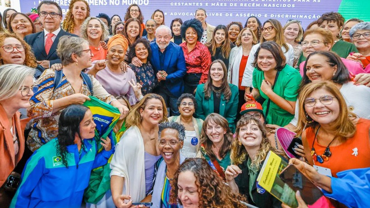 Em seis meses de governo Lula, o Brasil viveu um período de união e reconstrução