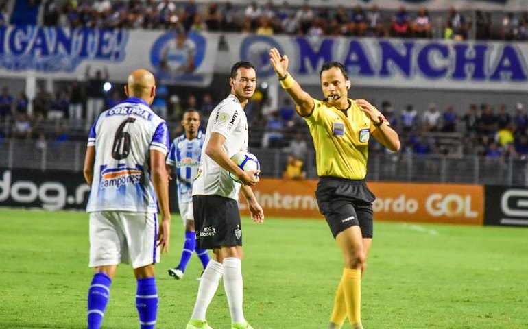 Sávio Pereira Sampaio-DF apita Athletico-PR X CSA
