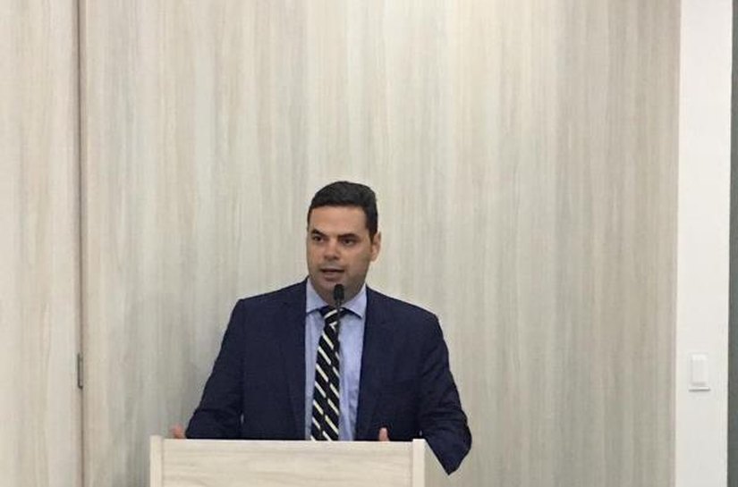 Vereador Chico Filho defende projeto que regulamenta aplicativos em Maceió