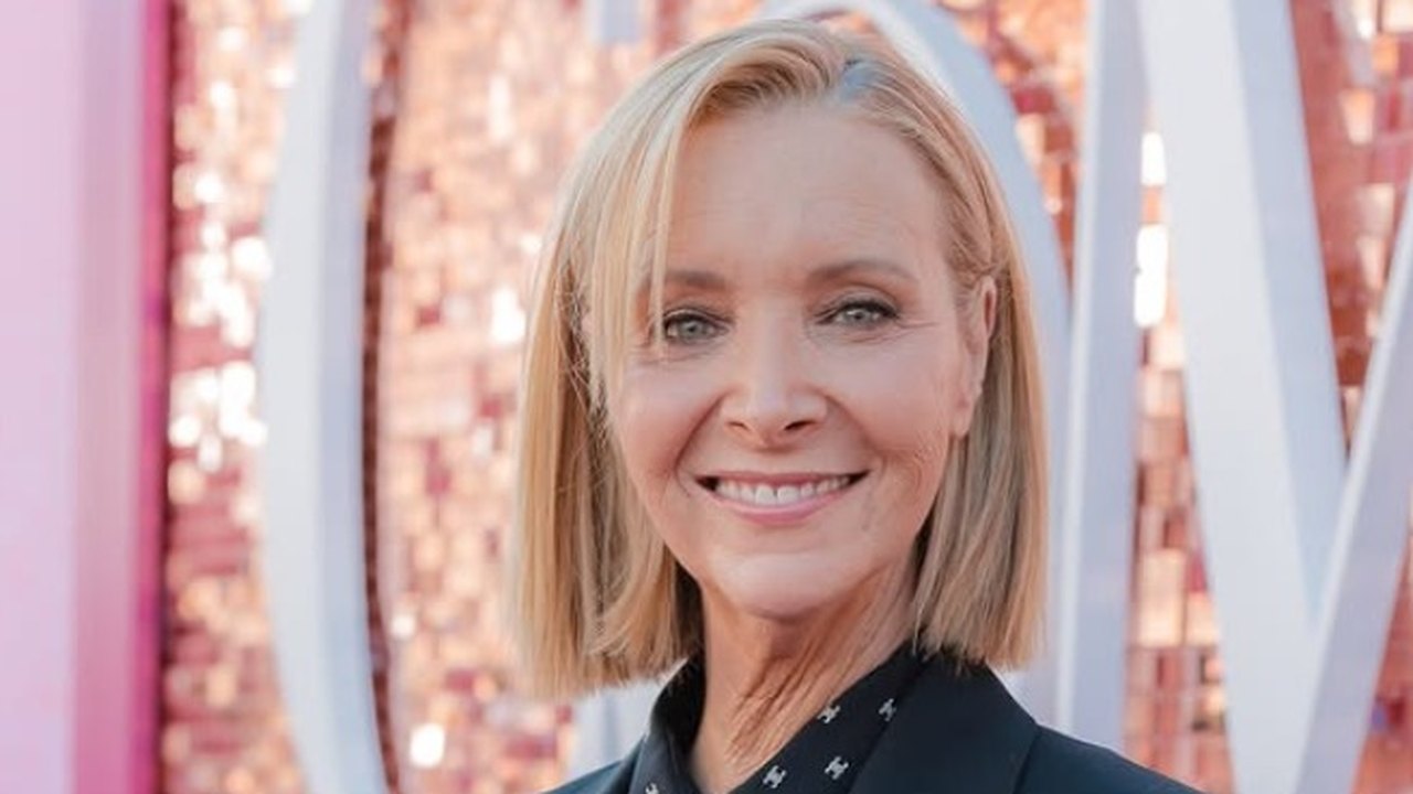 Lisa Kudrow relata ambiente tóxico e conversas inadequadas de roteiristas nos bastidores de 'Friends'