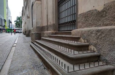 Arquitetura hostil: MPAL atua no combate a esse tipo de prática