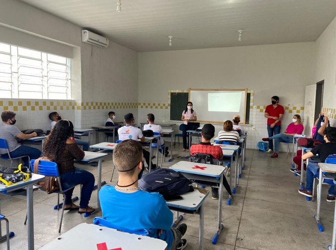 Palestras e torneio de vôlei marcam o primeiro dia da Semana da Juventude do Centenário