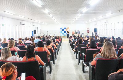 Educação realiza momento de integração entre setores administrativos e diretores