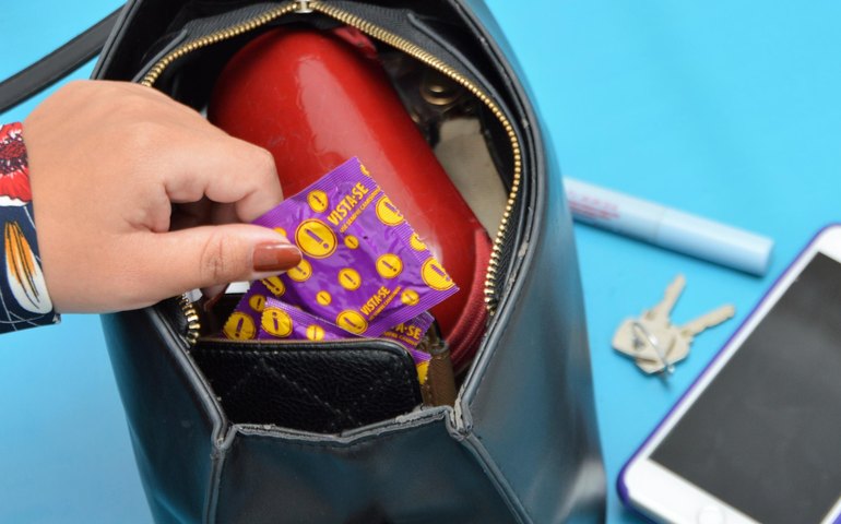 Operação Carnaval: Sesau orienta sobre a importância do uso do preservativo nas relações sexuais para não contrair ISTs