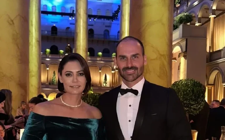 Reunião do PL após prisão de Bolsonaro expõe mal-estar entre Michelle e Flávio