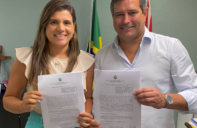 Prefeita Marcela Gomes firma dois convênios com a Seinfra que garantem mais investimentos para Novo Lino 