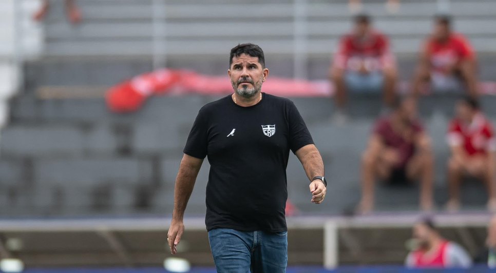 Eduardo Barroca não é mais técnico do CRB / Foto: Francisco Cedrim/CRB