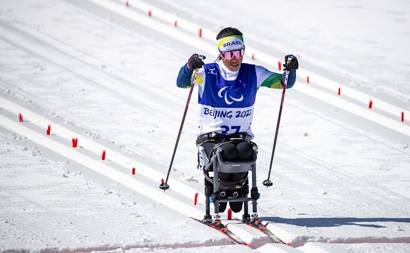 Mundial de esqui paralímpico: Aline Rocha conquista medalha de prata
