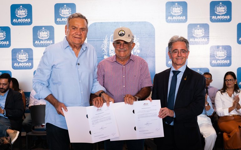 Governo de Alagoas e TJAL entregam 318 títulos de terra em Igaci