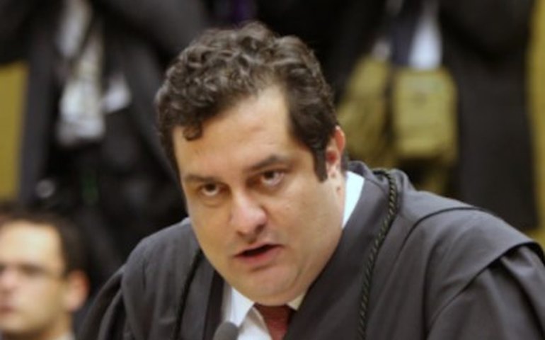 Câmeras de segurança flagram agressão a advogado do Mensalão achado morto em Higienópolis