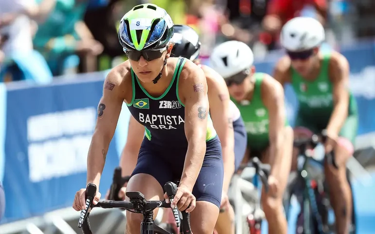 Triatleta Luísa Baptista volta a falar e agradece médica: 'Obrigada por salvar minha vida'