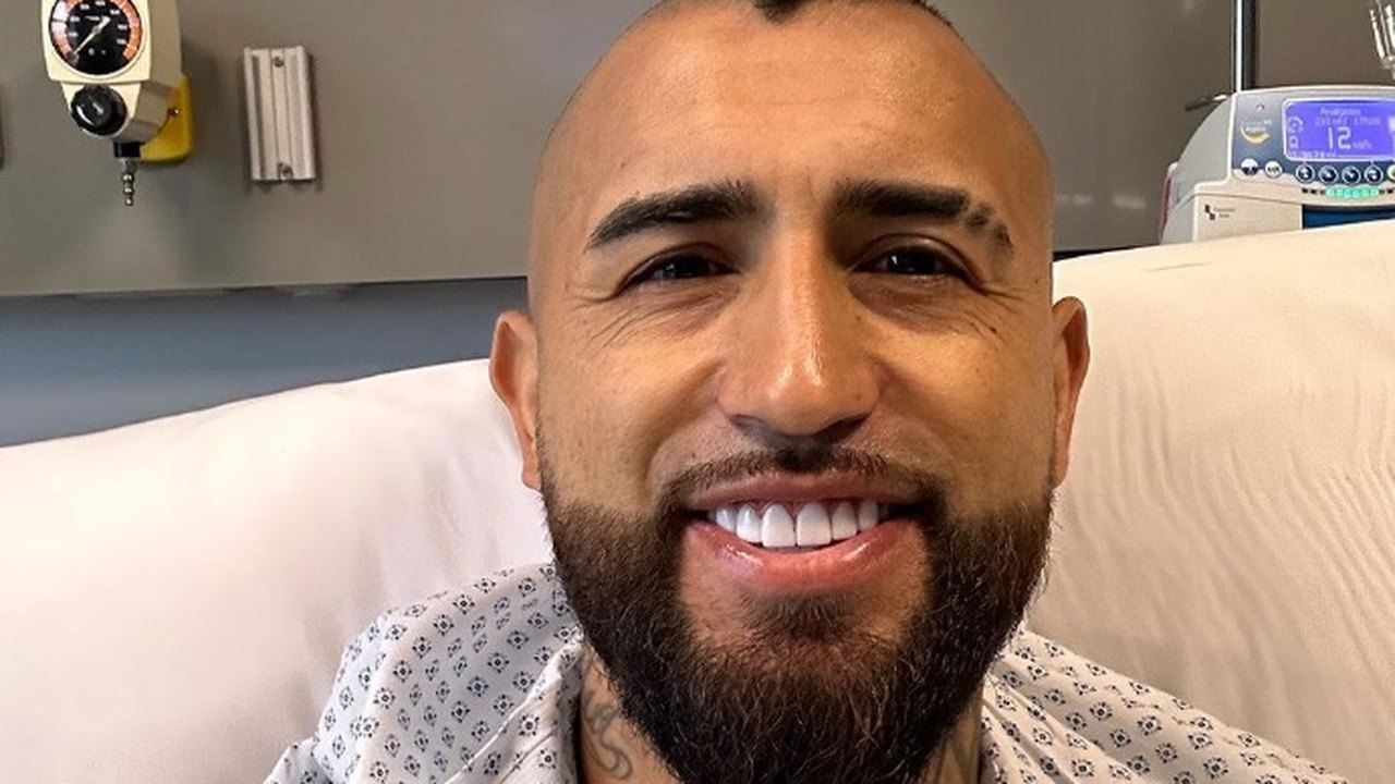 Vidal passa por cirurgia no joelho no Chile e pode não defender mais o Athletico-PR