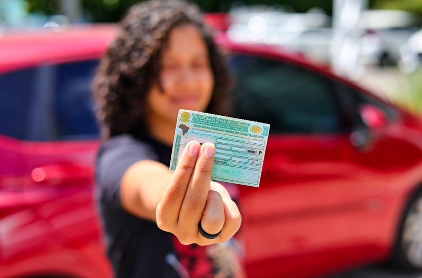 Governador entrega CNH aos primeiros aprovados no Programa CNH do Trabalhador nesta terça-feira (16)