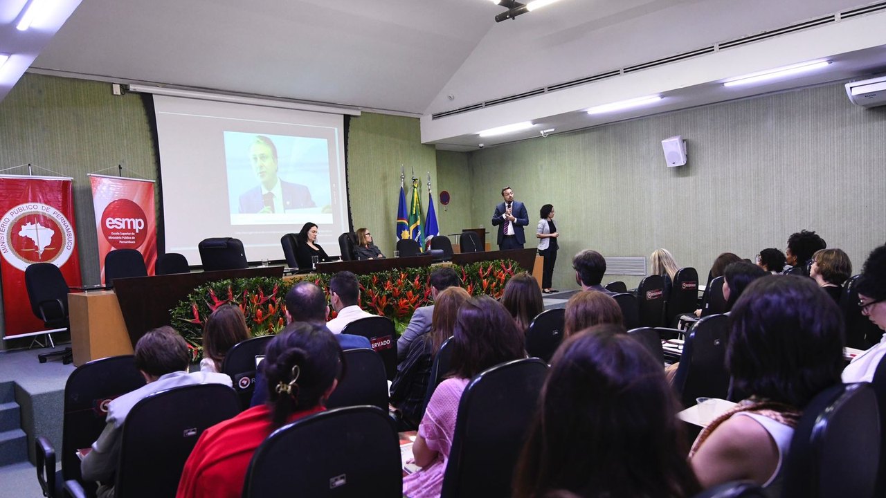Ministério Público de Alagoas debate políticas na área da educação em evento nacional