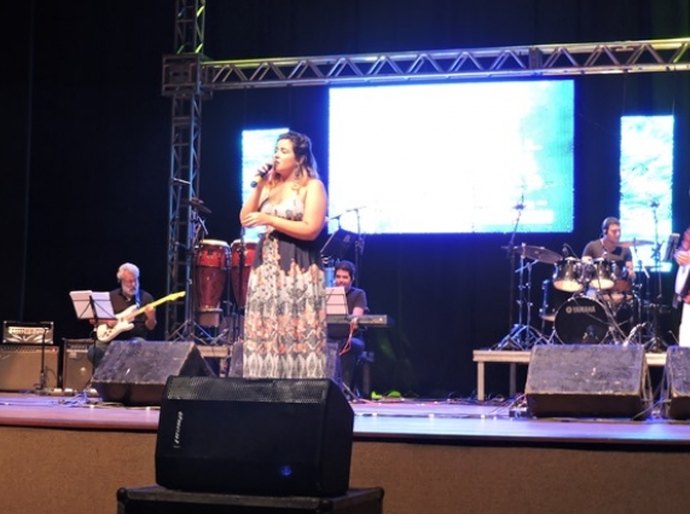 Festival Em Cantos lota Teatro Gustavo Leite em apresentação