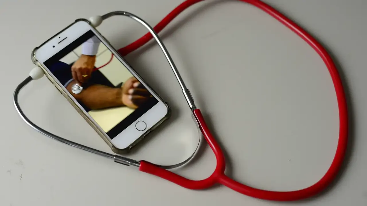 Sete faculdades de Medicina do RJ estão entre as punidas com restrição de novos alunos; confira a lista