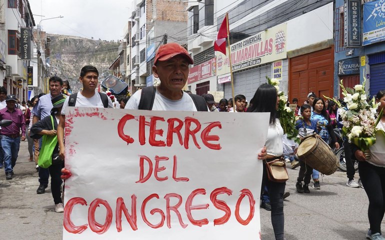 Congresso do Peru aprova lei que pune criminalmente menores de 16 e 17 anos por crimes