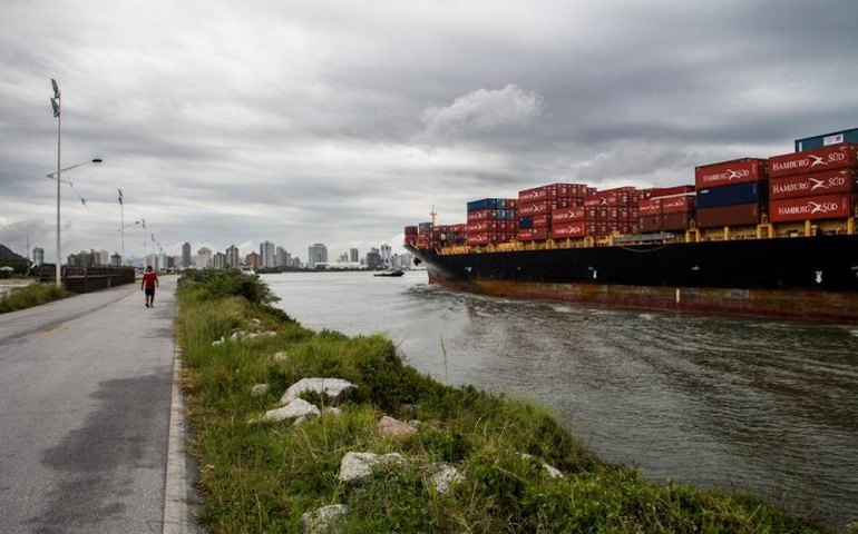 CCJ aprova projetos que concedem títulos a cidades catarinenses