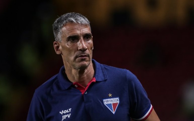 Santos faz reestruturação no departamento de futebol após anunciar Vojvoda como treinador