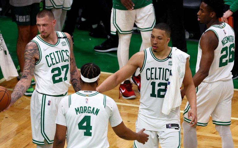 Boston Celtics derrota Memphis Grizzlies em prévia dos playoffs da NBA
