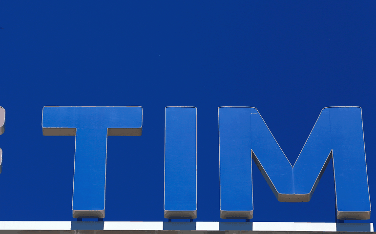 TIM lança programa de benefícios do pré-pago em nova campanha com IZA
