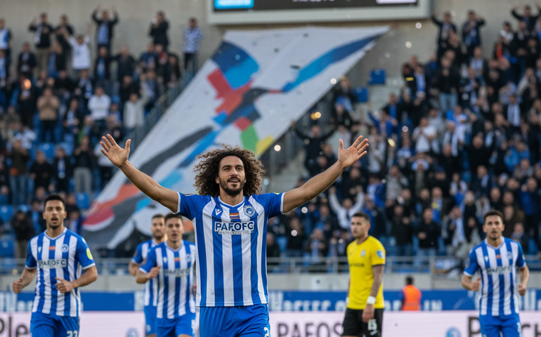 David Luiz reencontra protagonismo na Europa e brilha em campanha do Pafos na Champions: 'Jogar futebol nunca deve ser um peso'