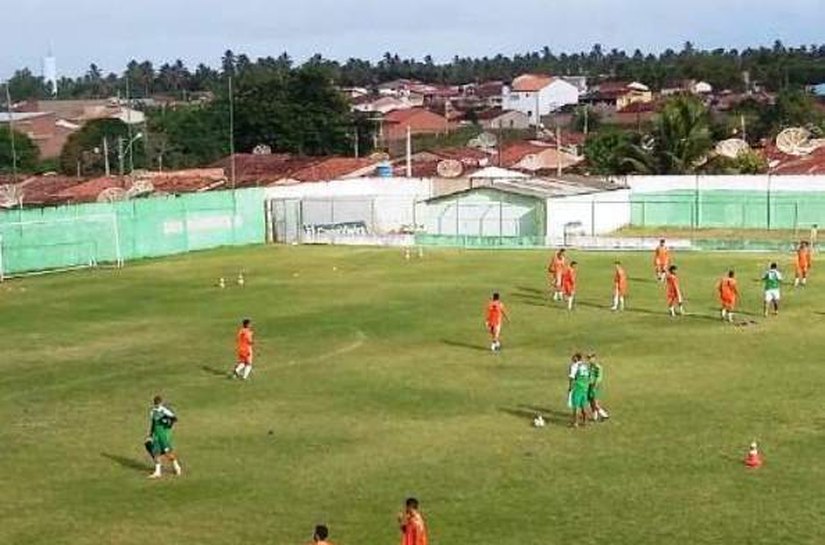 Coruripe reduz elenco e fica com 36 jogadores no grupo para o Alagoano 2019