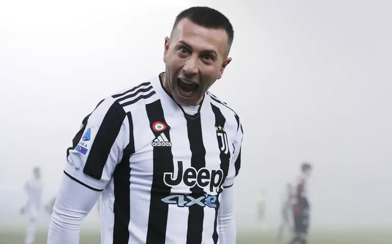 Jogador italiano revela que já foi insultado por usar saia