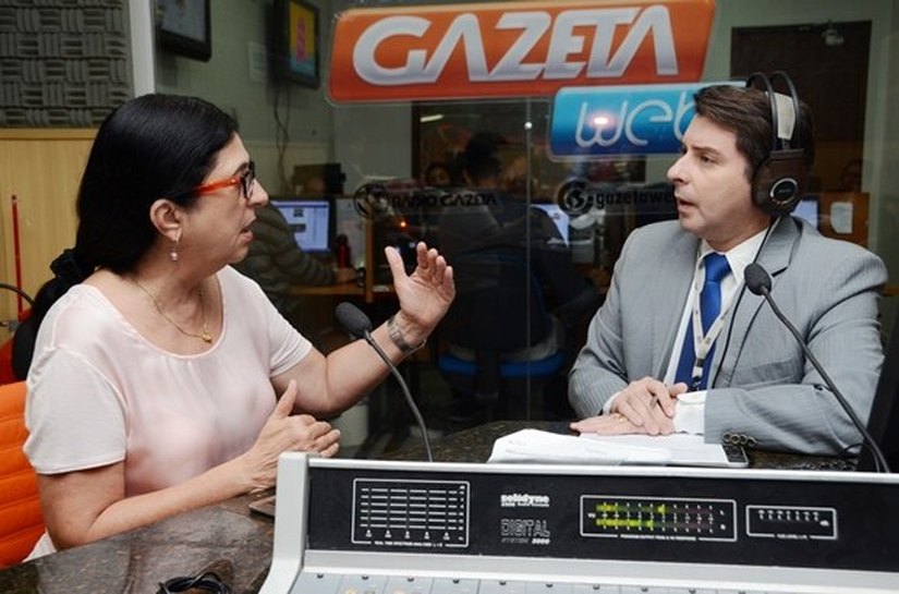 Secretária de Saúde faz balanço de ações em programa na Rádio Gazeta